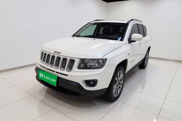 Used Jeep Compass 2015 2.0L Two-Wheel Drive Luxury Edition