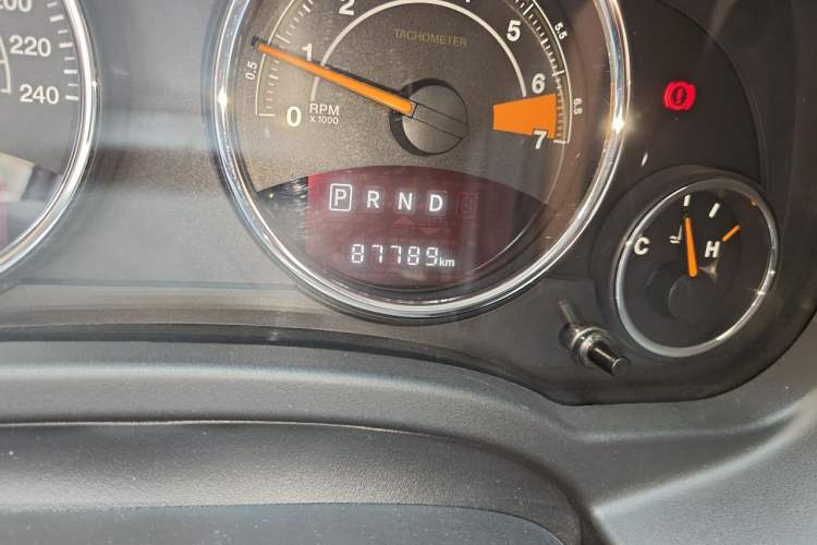Used Jeep Compass 2015 2.0L Two-Wheel Drive Luxury Edition Odometer Close Up