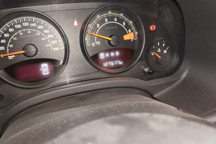Used Jeep Compass 2015 2.0L two-wheel drive sport version Odometer Close Up