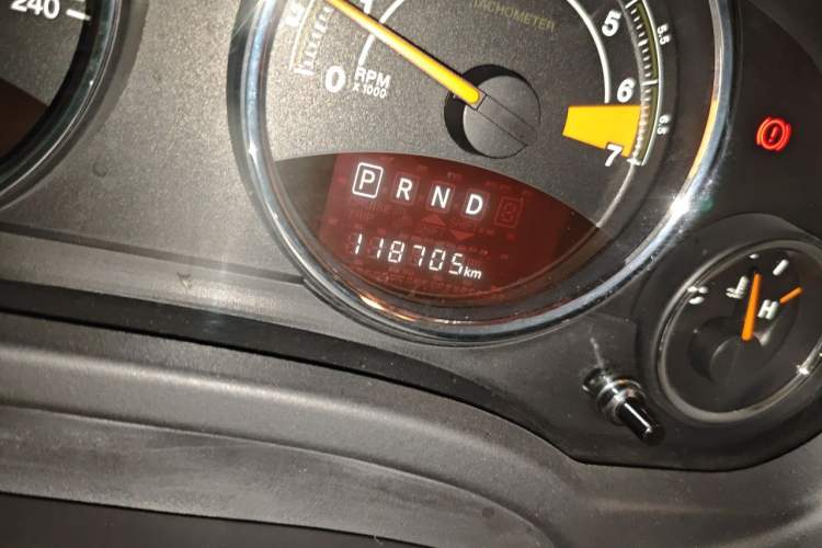 Used Jeep Compass 2015 2.0L Two-Wheel Drive Luxury Edition Odometer Close Up