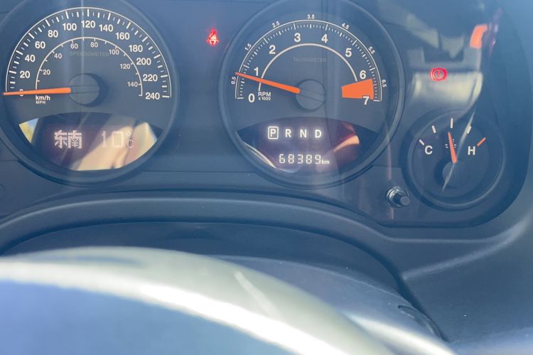 Used Jeep Compass 2015 2.0L two-wheel drive sport version Odometer Close Up