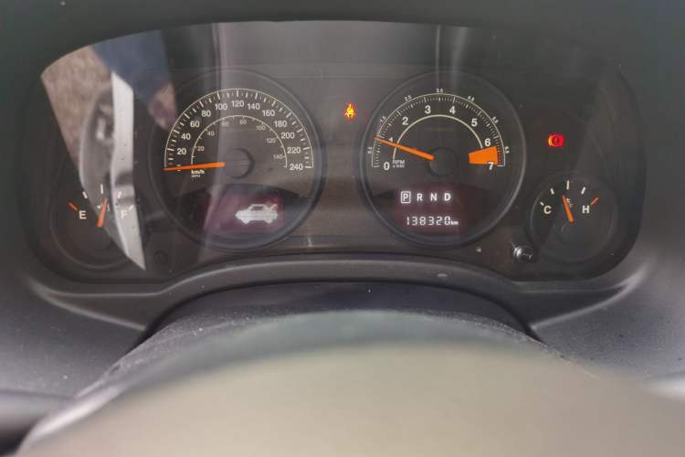 Used Jeep Compass 2015 2.0L two-wheel drive sport version Odometer Close Up