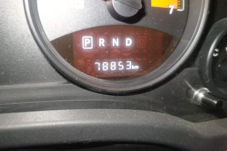 Used Jeep Compass 2015 2.0L two-wheel drive sport version Odometer Close Up