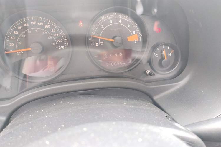 Used Jeep Compass 2015 2.0L two-wheel drive sport version Odometer Close Up