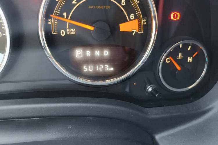 Used Jeep Compass 2015 2.0L Two-Wheel Drive Luxury Edition Odometer Close Up