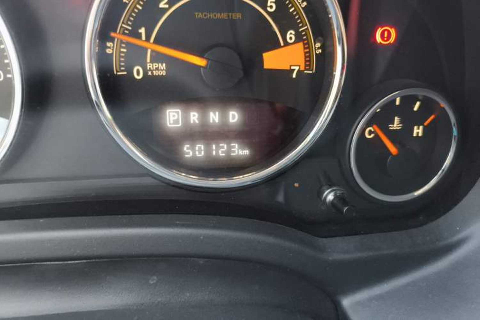 Used Jeep Compass 2015 2.0L Two-Wheel Drive Luxury Edition Odometer Close Up