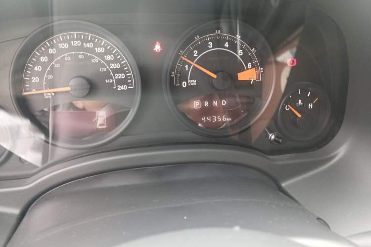 Used Jeep Compass 2015 2.0L two-wheel drive sport version Odometer Close Up