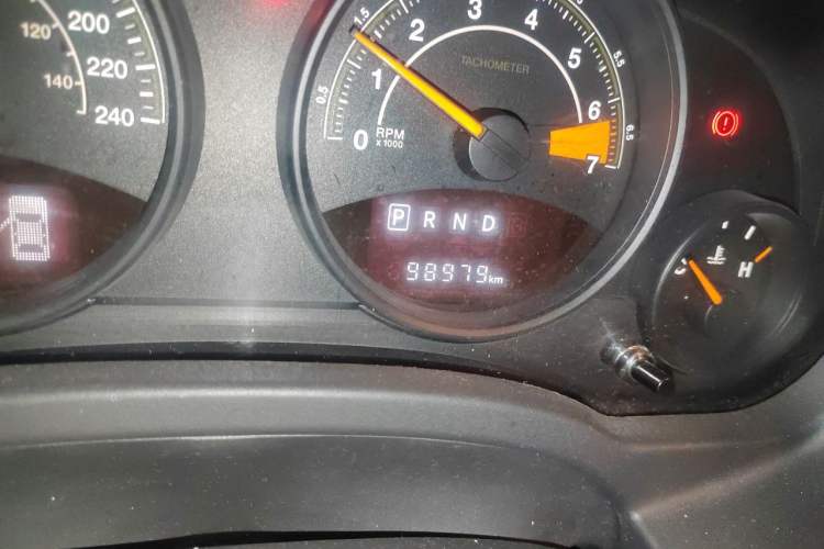 Used Jeep Compass 2015 2.0L two-wheel drive sport version Odometer Close Up
