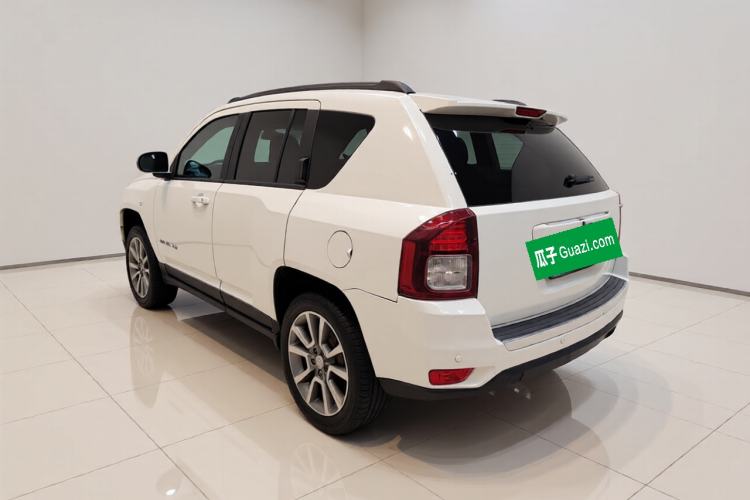 Used Jeep Compass 2015 2.0L Two-Wheel Drive Luxury Edition Rear Left 45 Deg