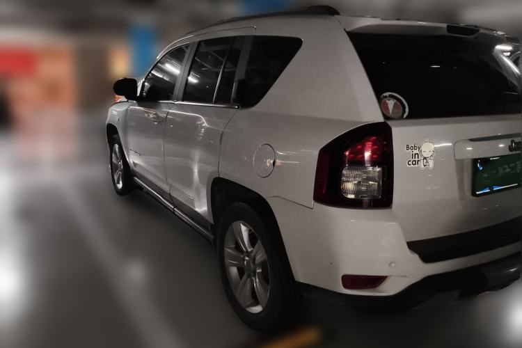 Used Jeep Compass 2015 2.0L two-wheel drive sport version Rear Left 45 Deg