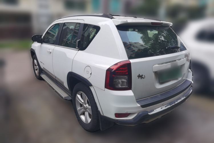 Used Jeep Compass 2015 2.0L two-wheel drive sport version Rear Left 45 Deg