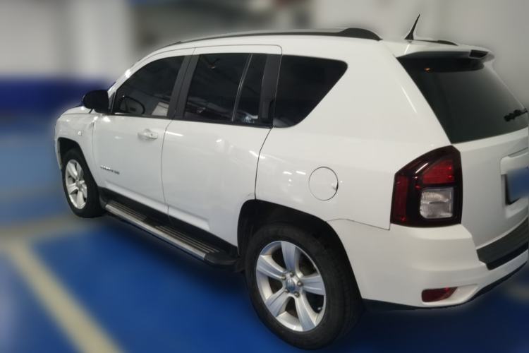 Used Jeep Compass 2015 2.0L two-wheel drive sport version Rear Left 45 Deg