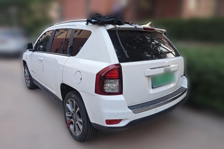 Used Jeep Compass 2015 2.0L Two-Wheel Drive Luxury Edition Rear Left 45 Deg