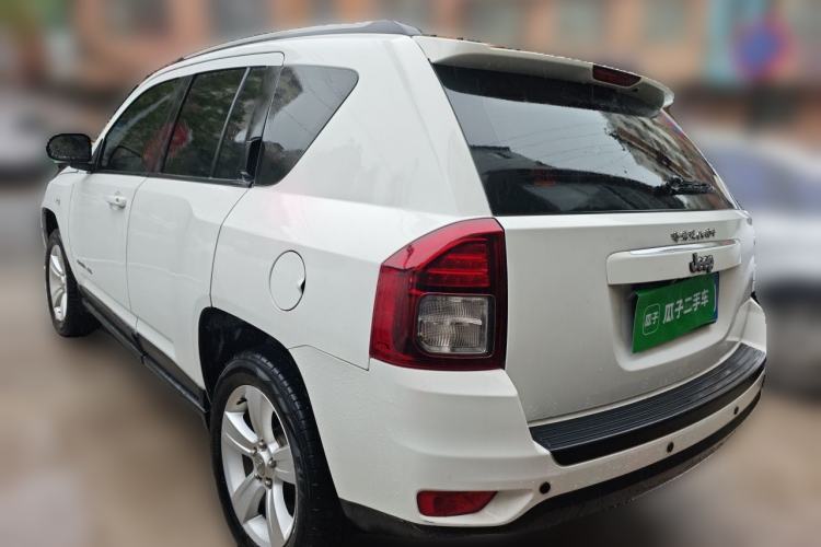 Used Jeep Compass 2015 2.0L two-wheel drive sport version Rear Left 45 Deg
