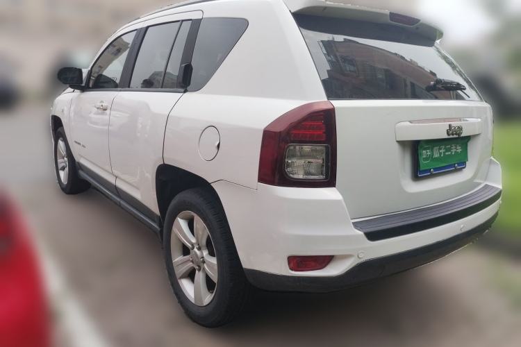 Used Jeep Compass 2015 2.0L two-wheel drive sport version Rear Left 45 Deg