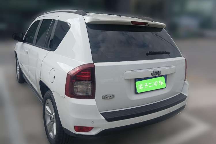 Used Jeep Compass 2015 2.0L two-wheel drive sport version Rear Left 45 Deg