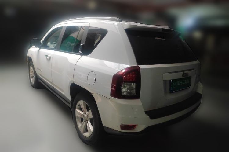 Used Jeep Compass 2015 2.0L two-wheel drive sport version Rear Left 45 Deg