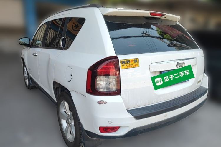 Used Jeep Compass 2015 2.0L two-wheel drive sport version Rear Left 45 Deg