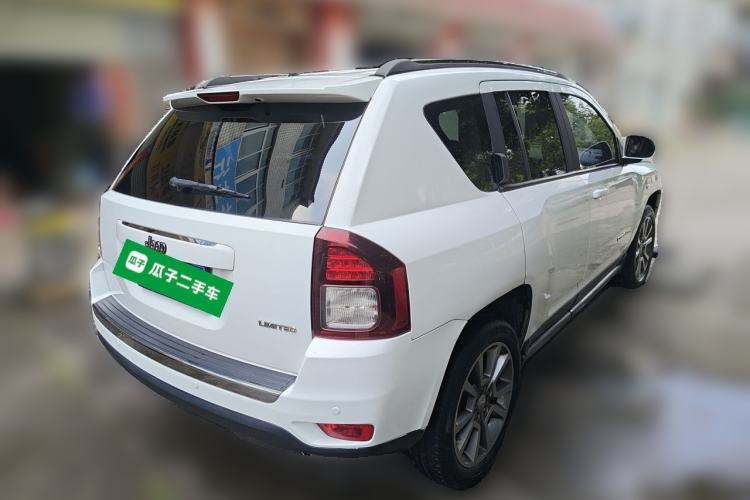 Used Jeep Compass 2015 2.0L Two-Wheel Drive Luxury Edition Rear Right 45 Deg