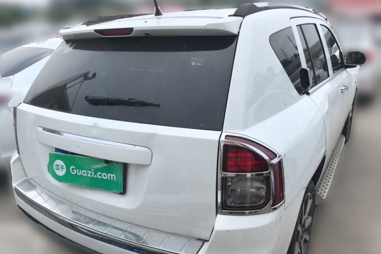 Used Jeep Compass 2015 2.0L Two-Wheel Drive Luxury Edition Rear Right 45 Deg
