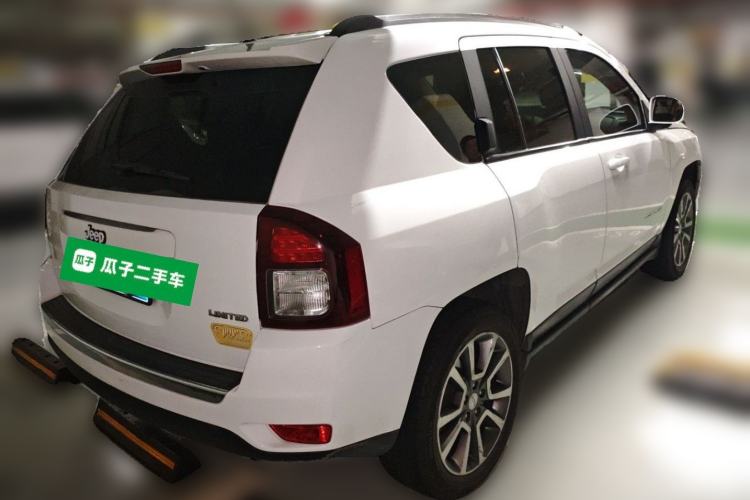 Used Jeep Compass 2015 2.0L Two-Wheel Drive Luxury Edition Rear Right 45 Deg
