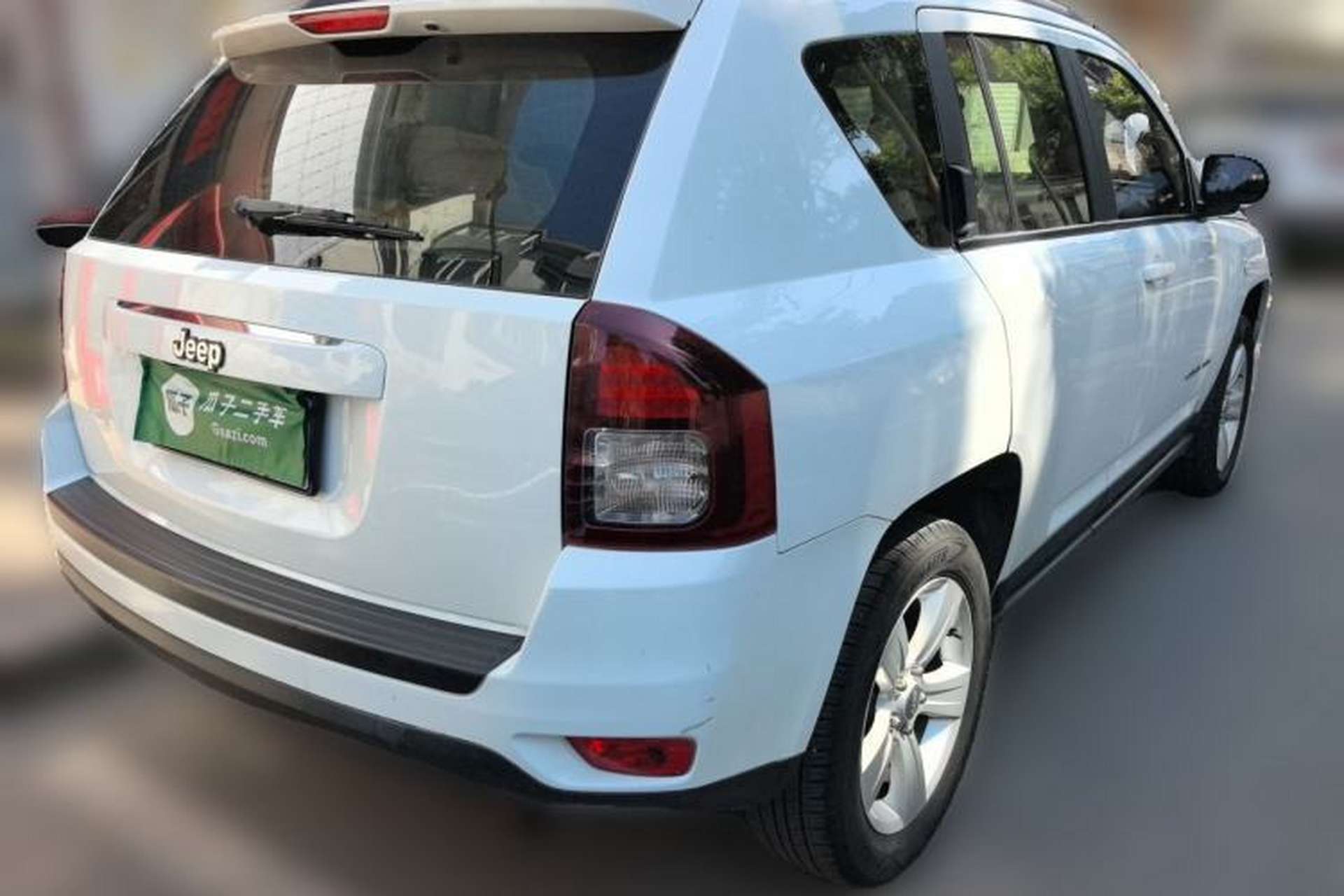 Used Jeep Compass 2015 2.0L two-wheel drive sport version Rear Right 45 Deg