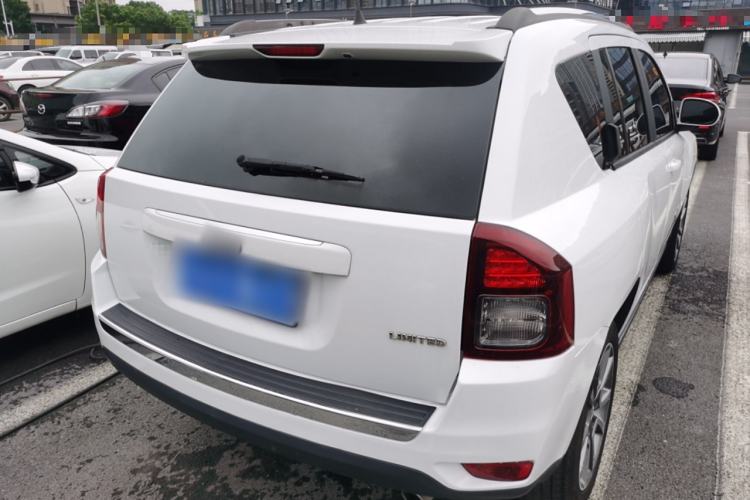 Used Jeep Compass 2015 2.0L Two-Wheel Drive Luxury Edition Rear Right 45 Deg