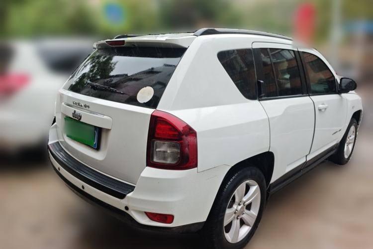 Used Jeep Compass 2015 2.0L two-wheel drive sport version Rear Right 45 Deg