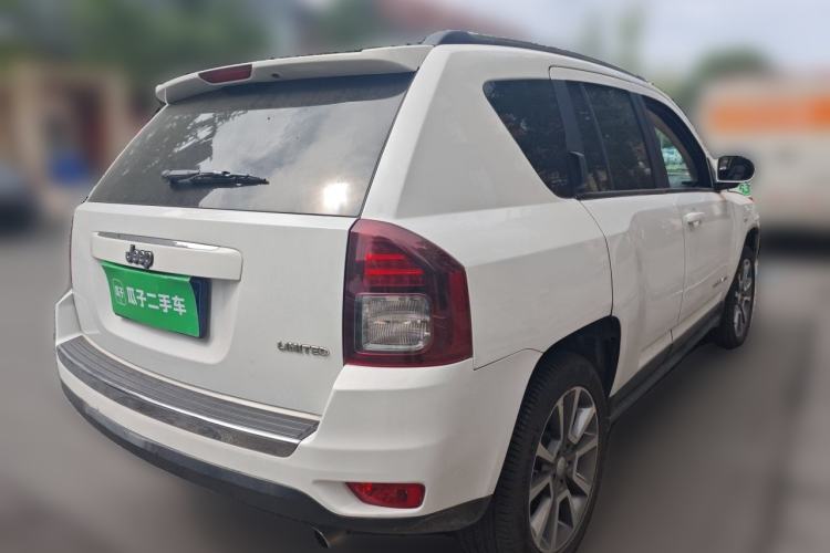 Used Jeep Compass 2015 2.0L Two-Wheel Drive Luxury Edition Rear Right 45 Deg