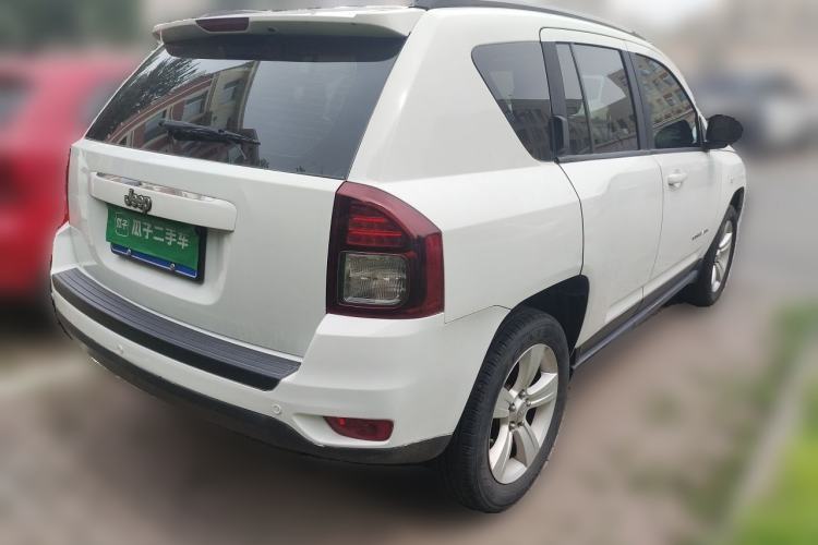 Used Jeep Compass 2015 2.0L two-wheel drive sport version Rear Right 45 Deg