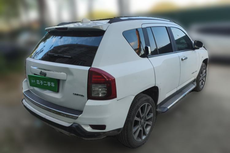 Used Jeep Compass 2015 2.0L Two-Wheel Drive Luxury Edition Rear Right 45 Deg