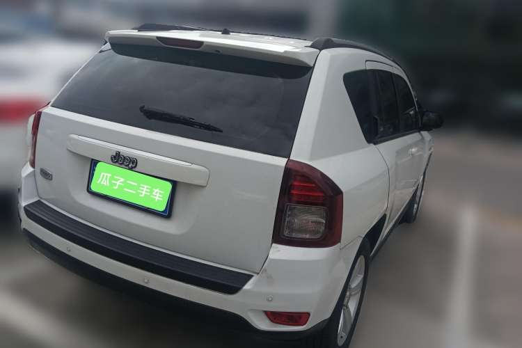 Used Jeep Compass 2015 2.0L two-wheel drive sport version Rear Right 45 Deg