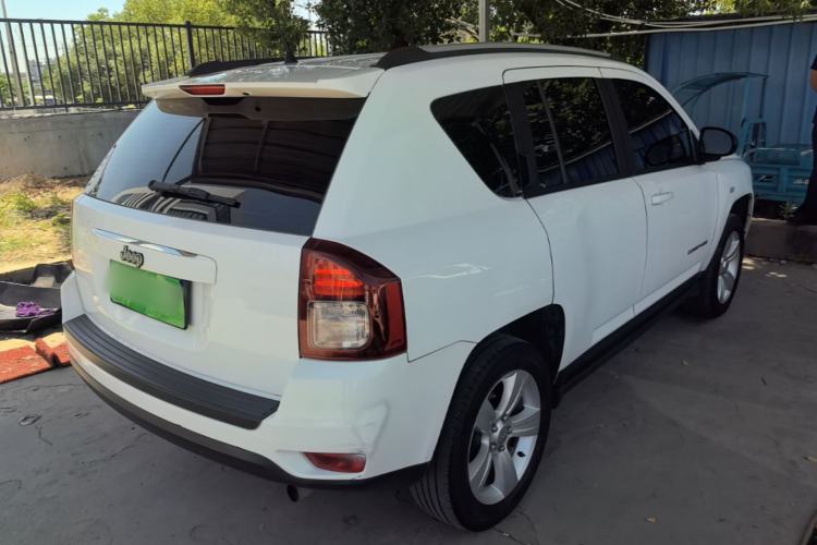 Used Jeep Compass 2015 2.0L two-wheel drive sport version Rear Right 45 Deg