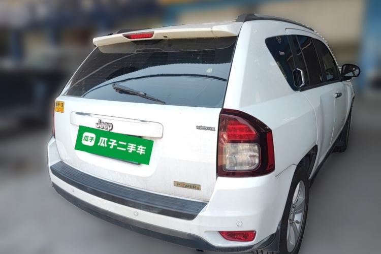 Used Jeep Compass 2015 2.0L two-wheel drive sport version Rear Right 45 Deg