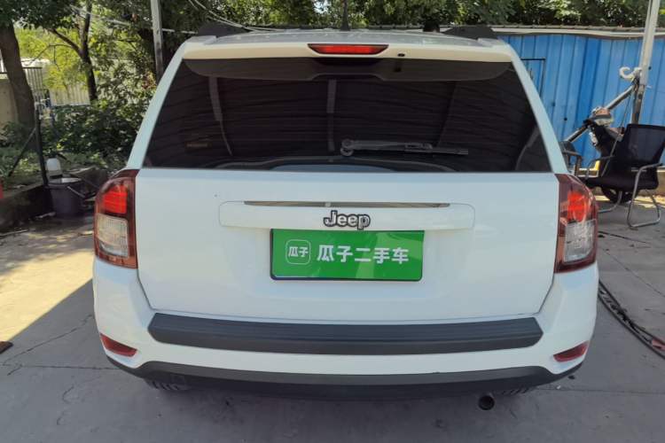 Used Jeep Compass 2015 2.0L two-wheel drive sport version Rear