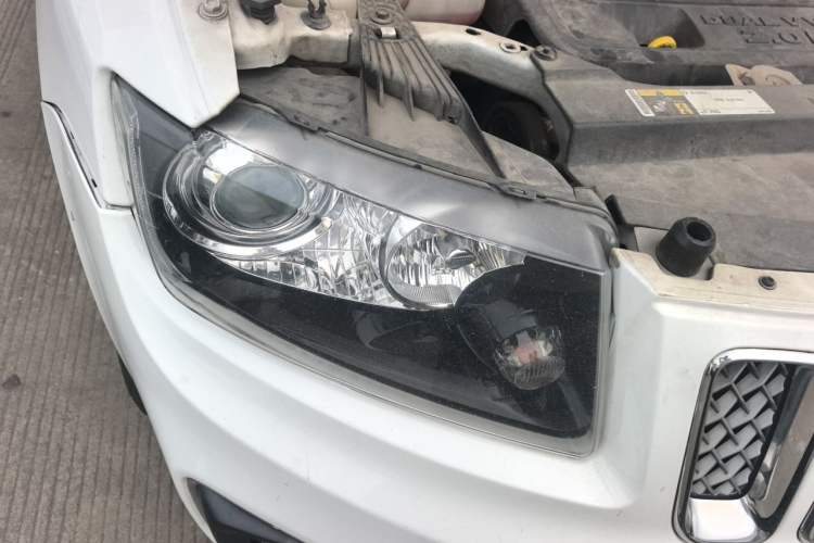 Used Jeep Compass 2015 2.0L Two-Wheel Drive Luxury Edition Right Front Headlight