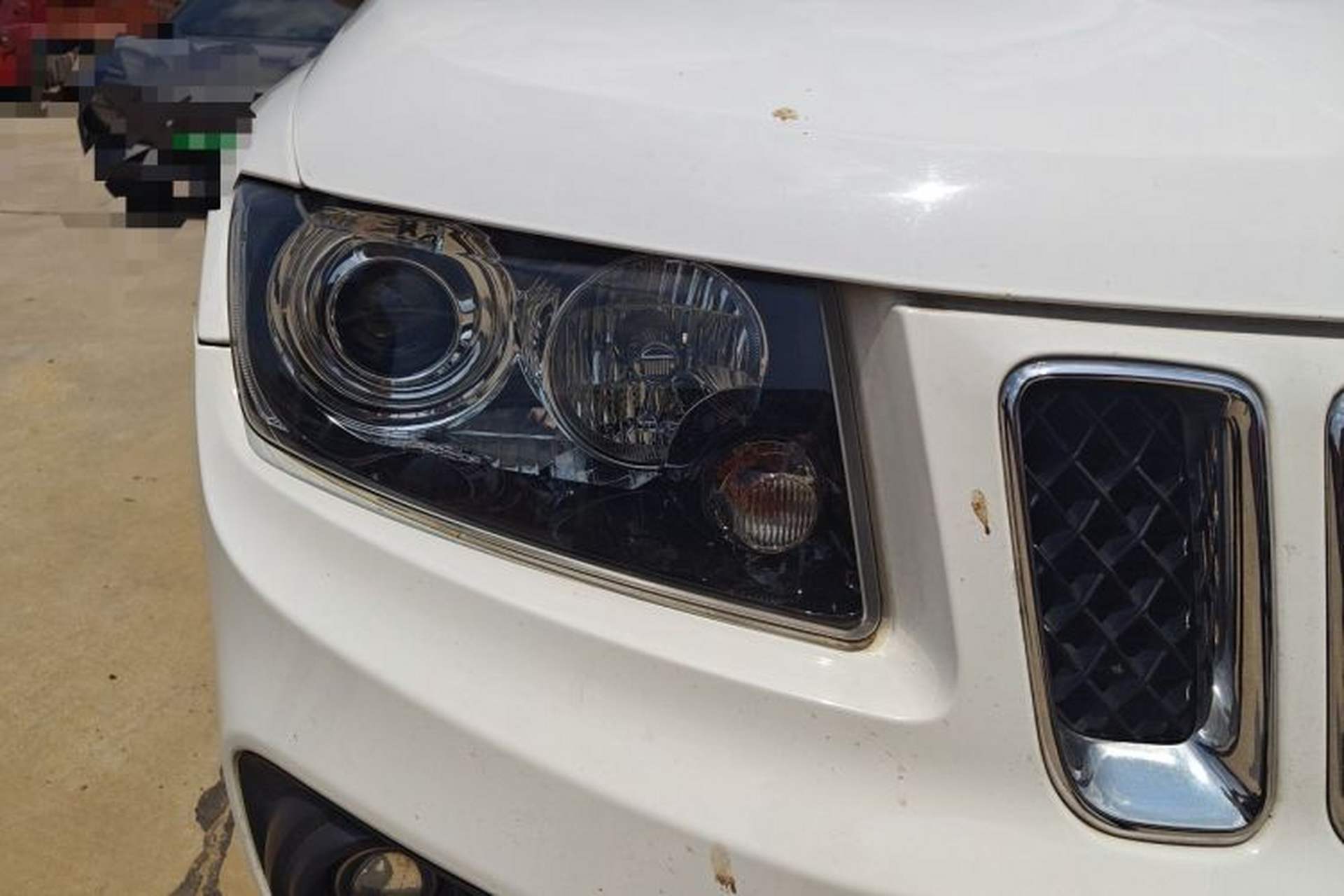 Used Jeep Compass 2015 2.0L two-wheel drive sport version Right Front Headlight