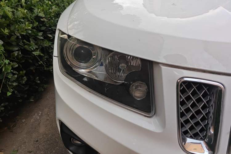 Used Jeep Compass 2015 2.0L Two-Wheel Drive Luxury Edition Right Front Headlight