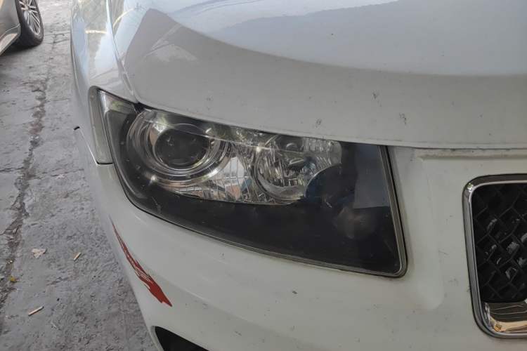 Used Jeep Compass 2015 2.0L two-wheel drive sport version Right Front Headlight