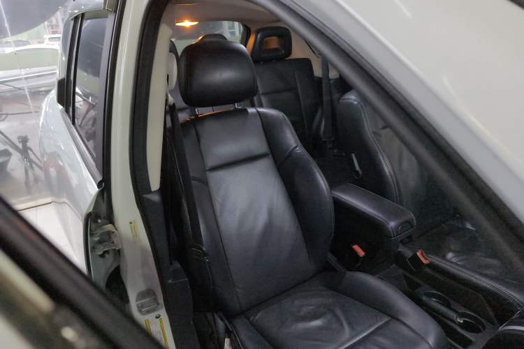 Used Jeep Compass 2015 2.0L Two-Wheel Drive Luxury Edition Right Front Seat