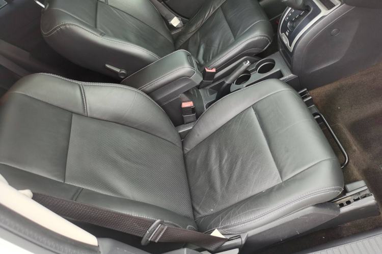 Used Jeep Compass 2015 2.0L Two-Wheel Drive Luxury Edition Right Front Seat