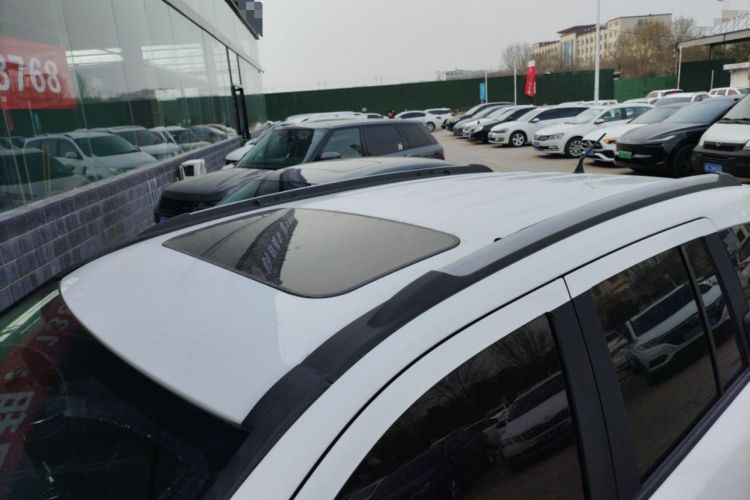 Used Jeep Compass 2015 2.0L two-wheel drive sport version Roof