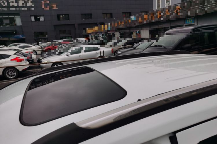 Used Jeep Compass 2015 2.0L Two-Wheel Drive Luxury Edition Roof