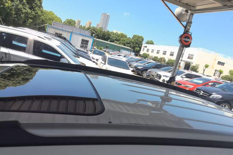 Used Jeep Compass 2015 2.0L two-wheel drive sport version Roof