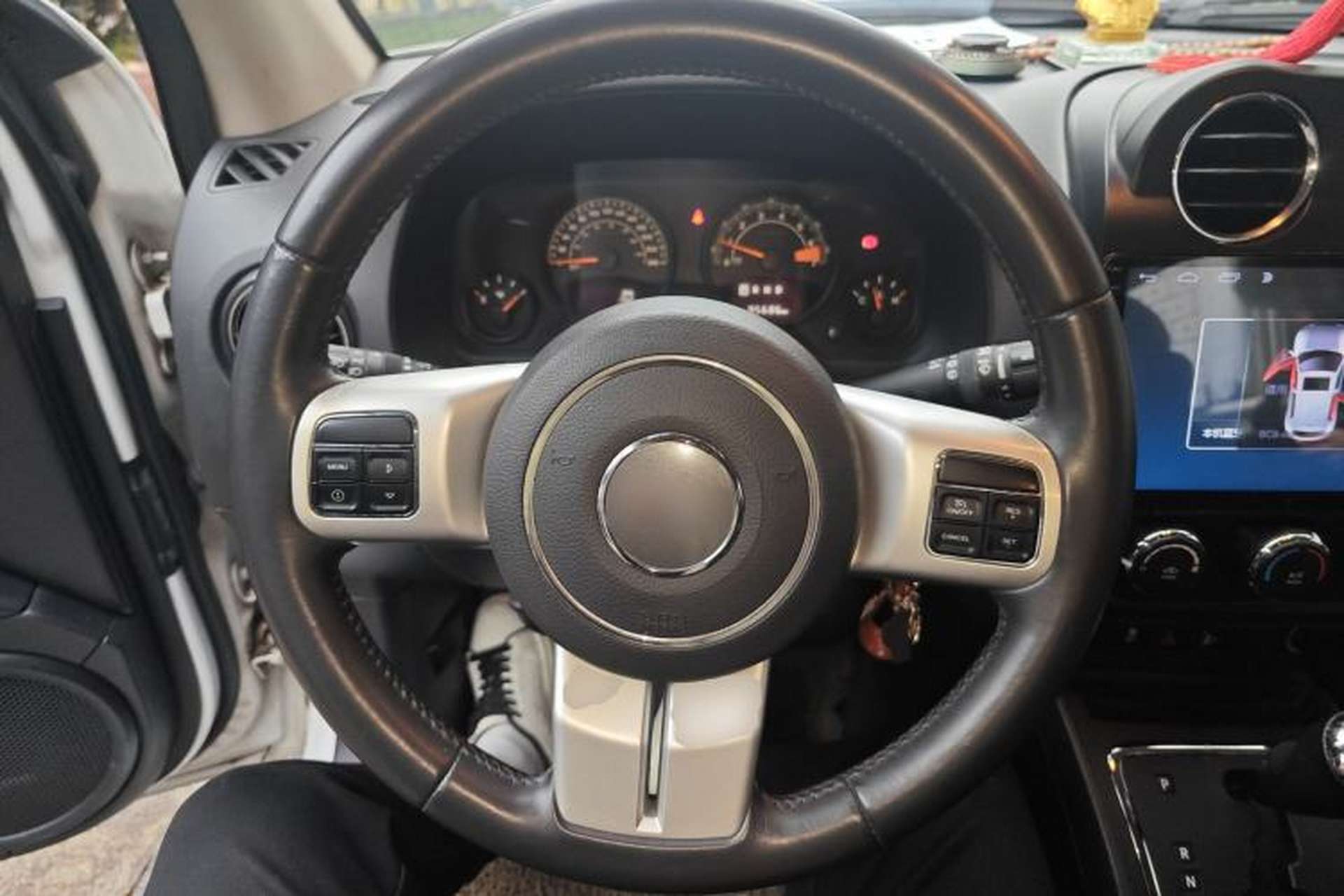 Used Jeep Compass 2015 2.0L two-wheel drive sport version Steering Wheel