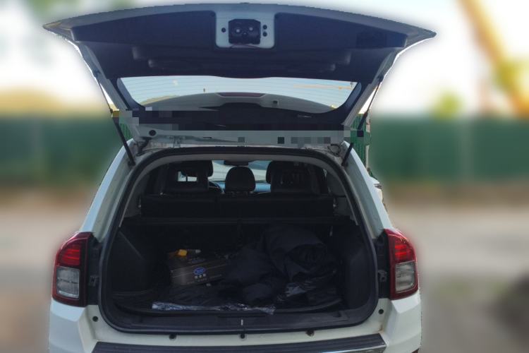 Used Jeep Compass 2015 2.0L Two-Wheel Drive Luxury Edition Trunk