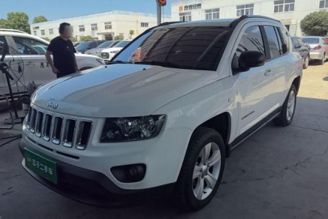 Used Jeep Compass 2015 2.0L two-wheel drive sport version