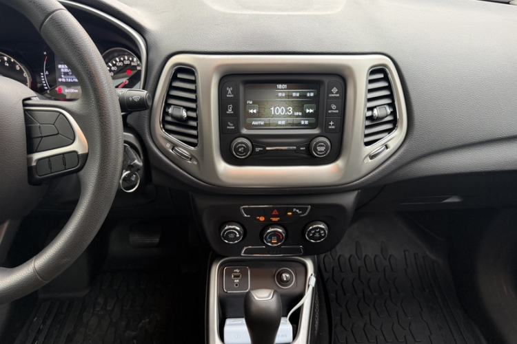 Used Jeep Compass 2017 200T Automatic Enjoyment Version Audio And AC Panel