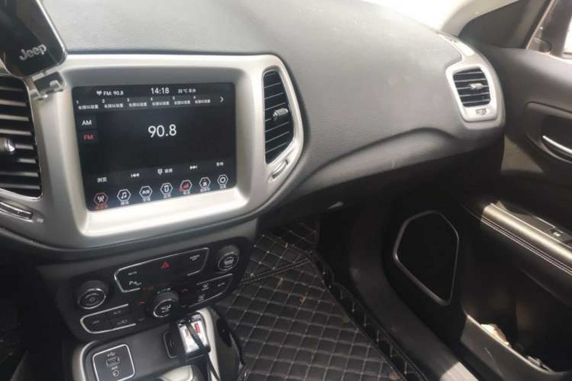 Used Jeep Compass 2017 200T Automatic Enjoyment Version Audio And AC Panel