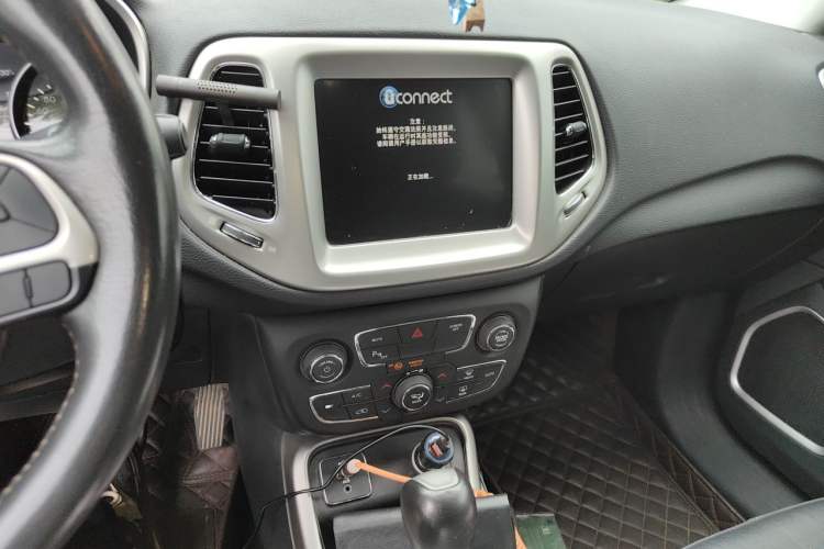 Used Jeep Compass 2017 200T Automatic Family Edition Audio And AC Panel